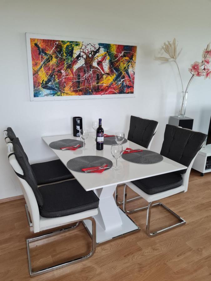 Apartment Prostorny 3 Pokojovy S Dvema Terasami Prag